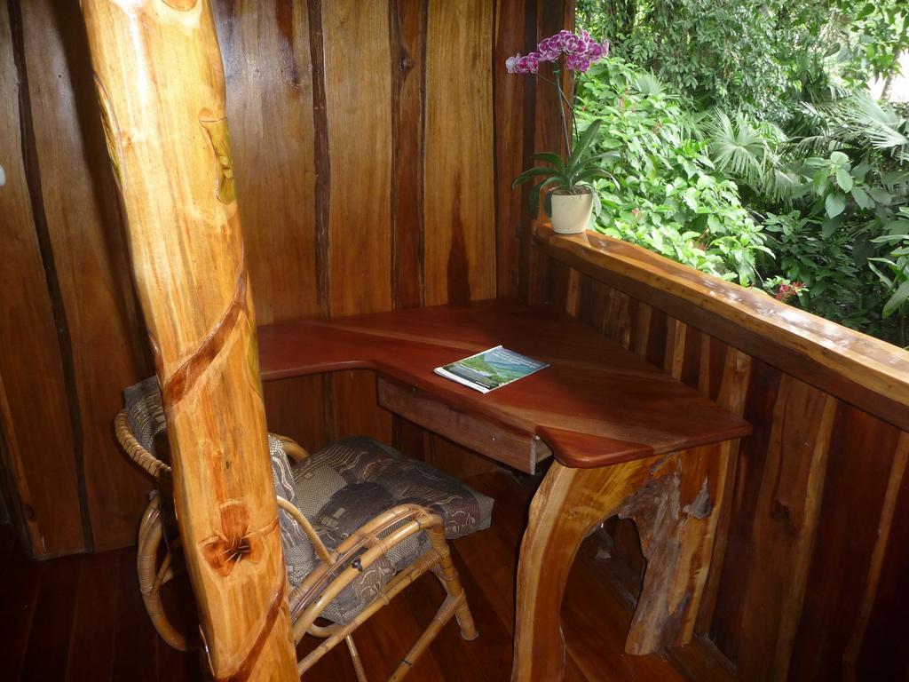 Topos Tree House Cahuita Exterior photo