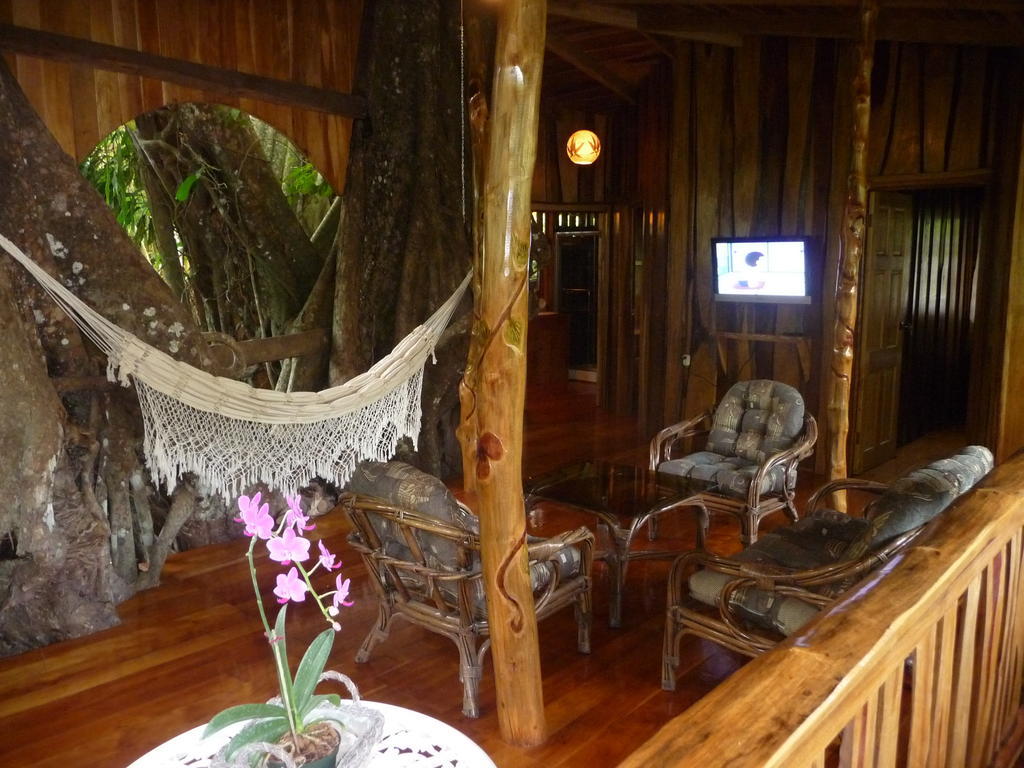 Topos Tree House Cahuita Exterior photo