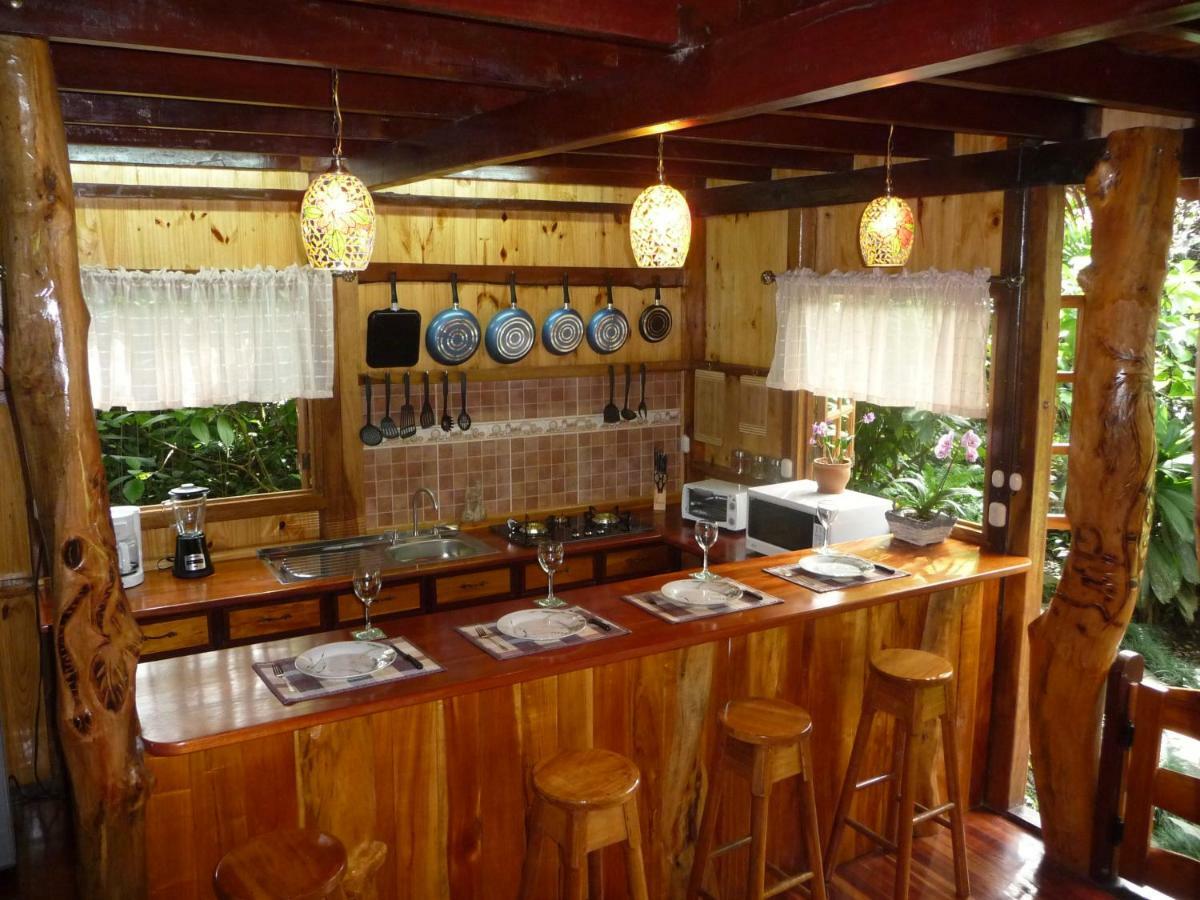 Topos Tree House Cahuita Exterior photo